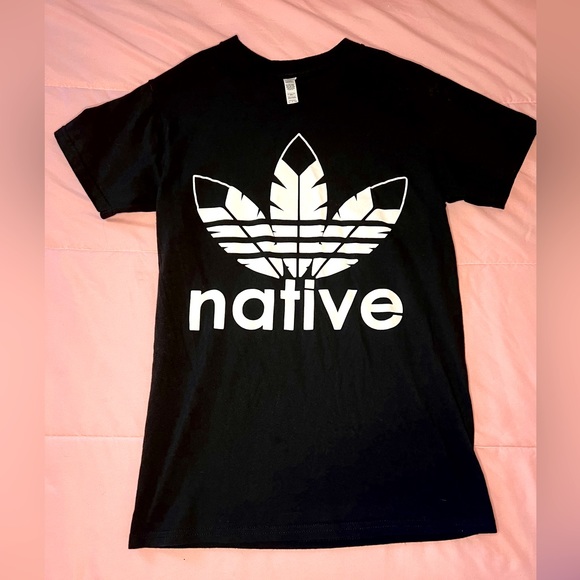 Black Native Adidas logo feather Black T Shirt Size Small S - Picture 1 of 7